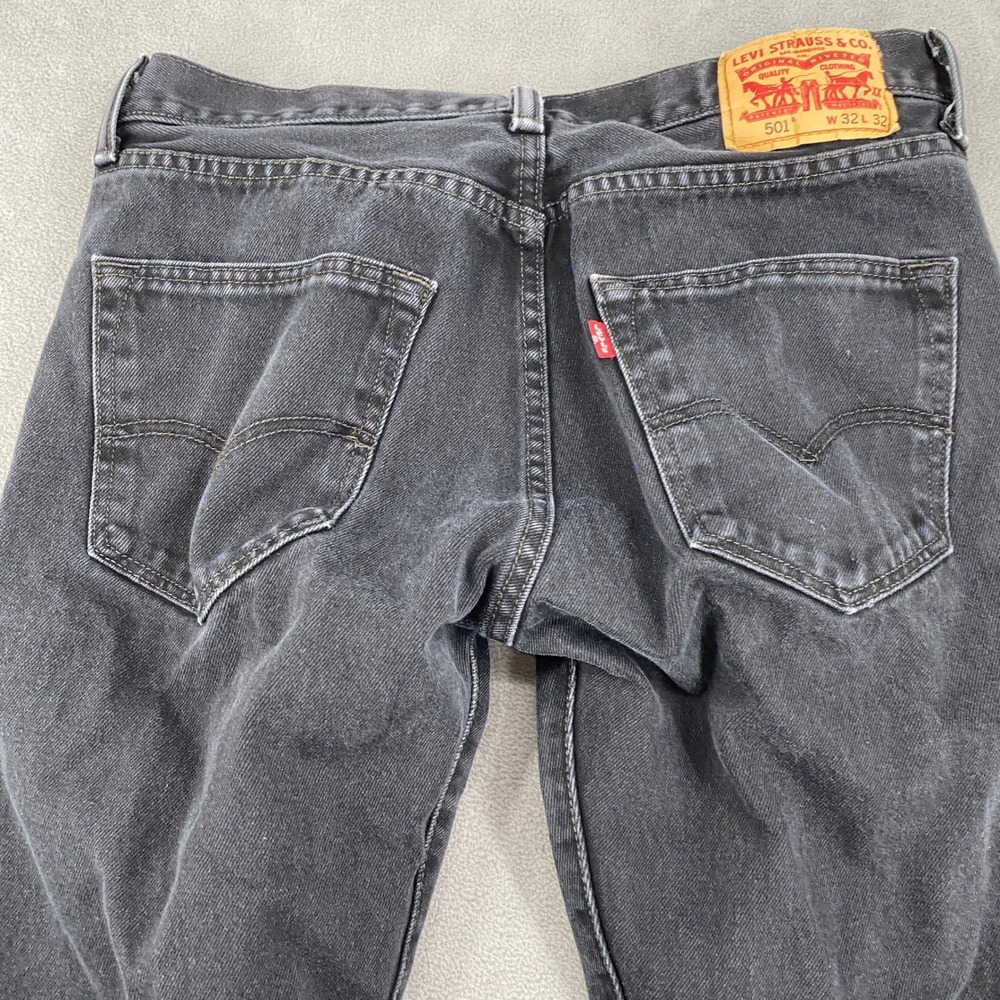 Levis 501 Original Fit Jeans Mens 32x32 Black Straight Leg Button Fly Denim - Picture 4 of 16